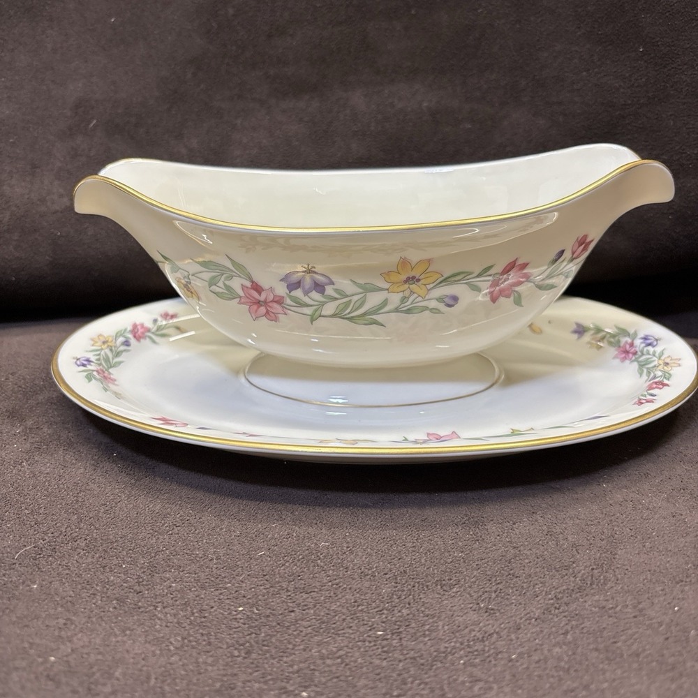 Pickard Garland Gravy Boat/Sauce Bowl with Attached Underplate, 9 1/2"